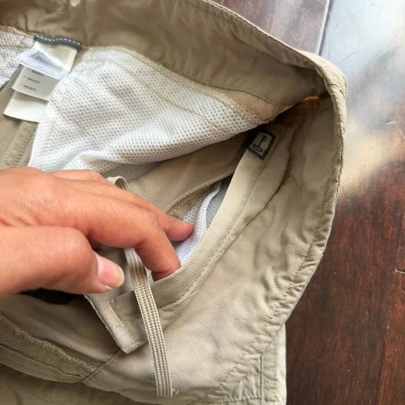 The North Face Women's Cargo Capri Shorts Size 10 Beige/Khaki Hiking Outdoor - Picture 4 of 8